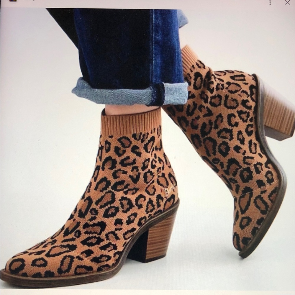 Blowfish Malibu Cheetah Print Pull-on Knit Chunky Heel Ankle Booties 7.5